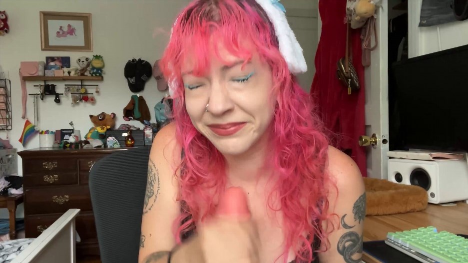 LilRedVelvet – Sneezing on Your Dick